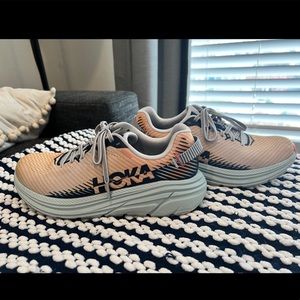 7.5 womens Hokas